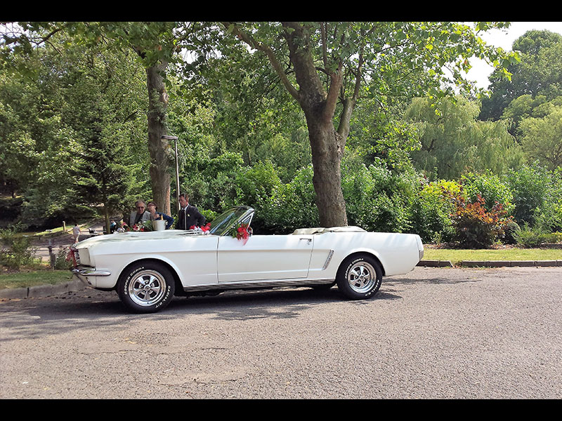 011_Formule_mustang_olivevenements_location_limousine_prestige__visite_tournai